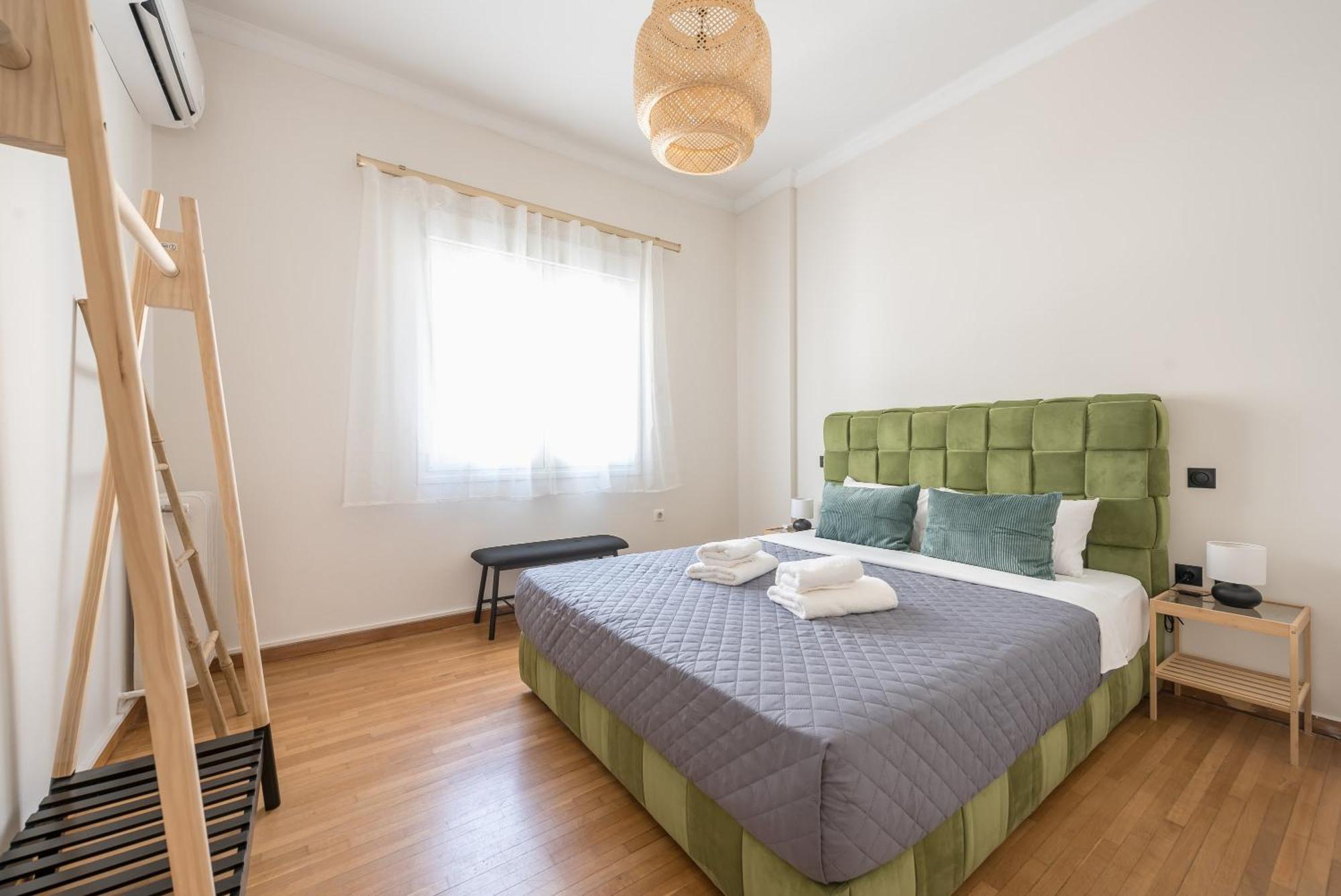 Ferienwohnung Stylish 2 Bd Urban Retreat Near Panormou Metro Athen Exterior foto