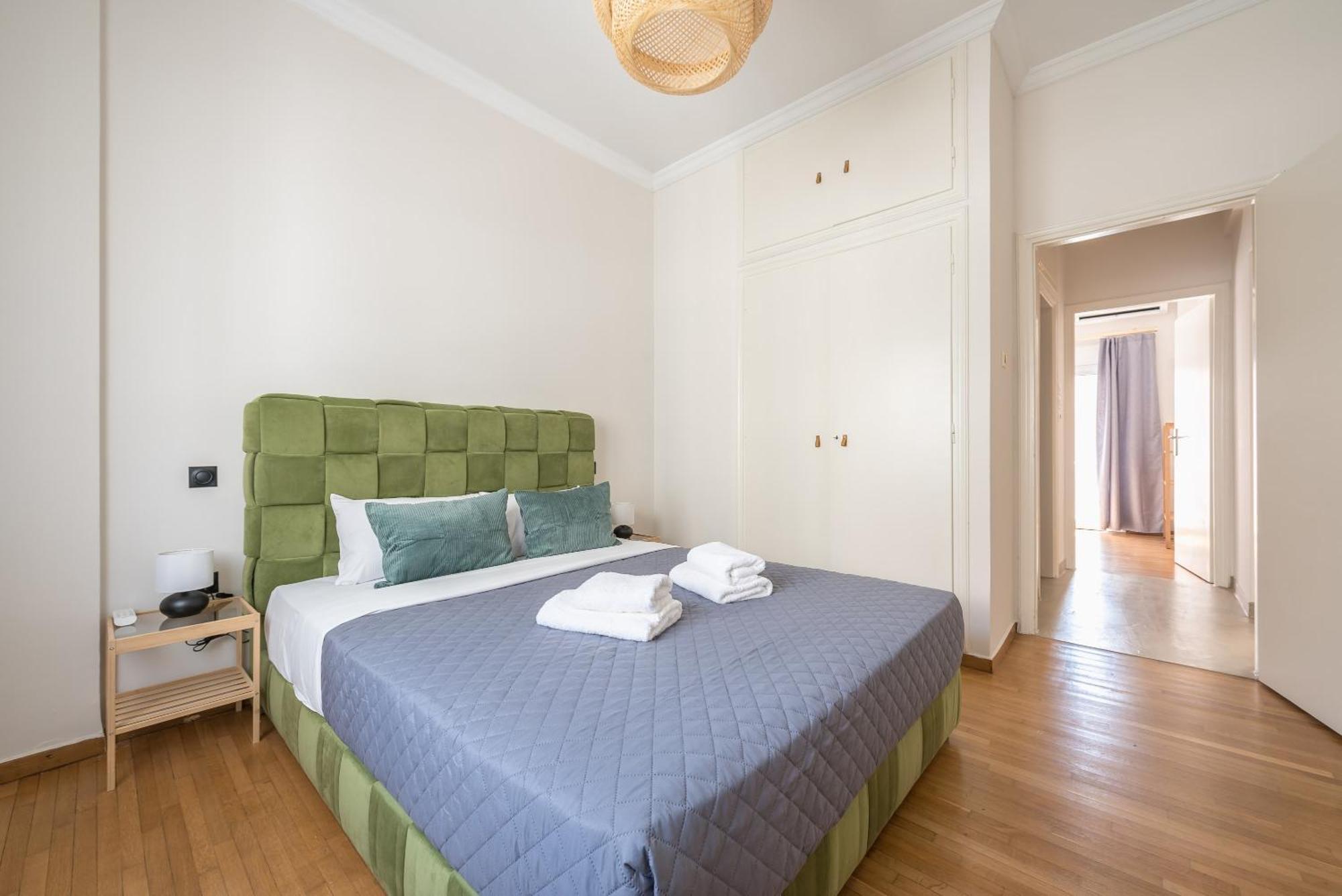 Ferienwohnung Stylish 2 Bd Urban Retreat Near Panormou Metro Athen Exterior foto
