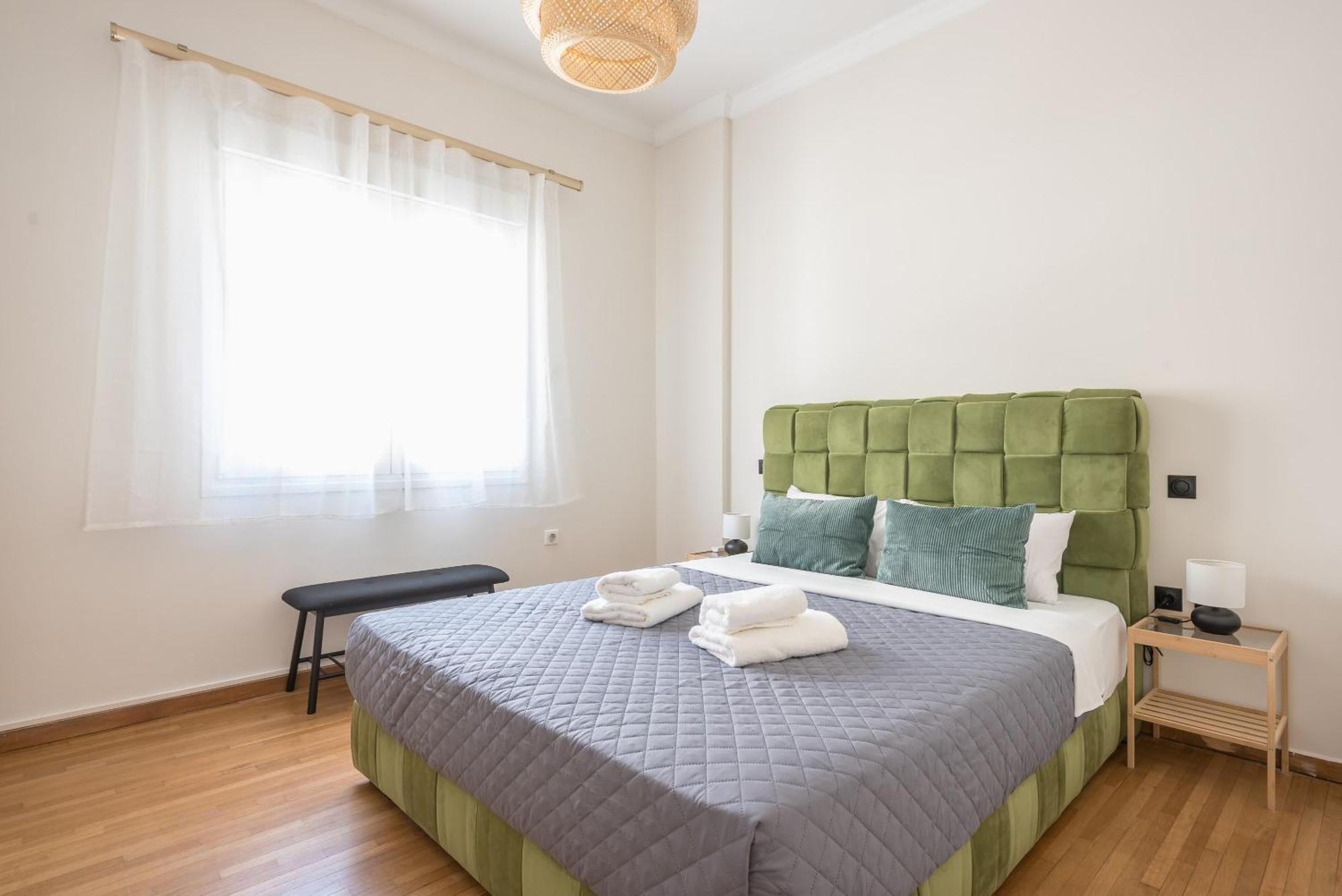 Ferienwohnung Stylish 2 Bd Urban Retreat Near Panormou Metro Athen Exterior foto